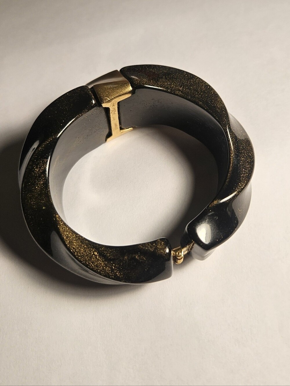TRIFARI LUCITE BANGLE BRACELET, RARE TRIFARI BANGLE, Kunio Matsumoto Bangle - Picture 3 of 12